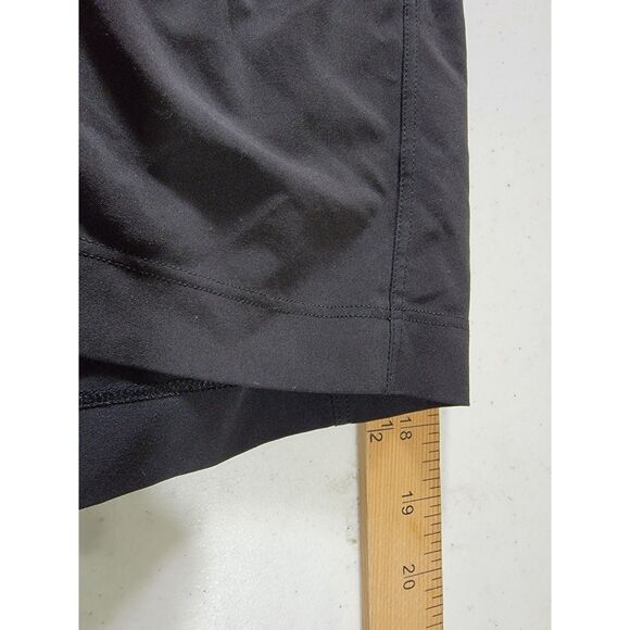 Lululemon Men's Black Shorts - Medium - Picture 5 of 6